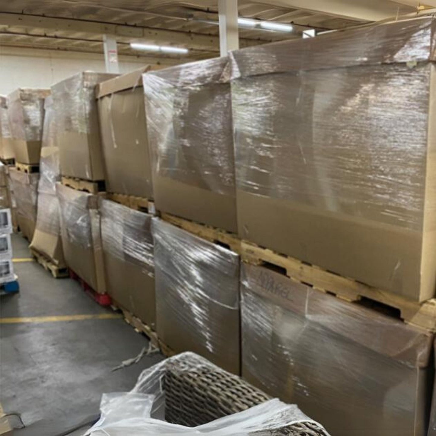 Clothes pallets Mixed of Mens, Womens & Kids Returns/Shelf Pulls